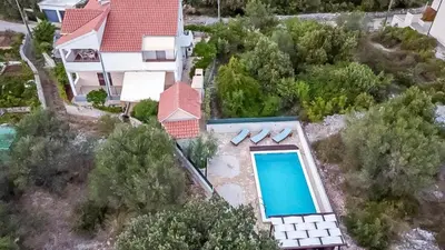 Bazen u objektu apartment 250 meters to sea private pool ili u blizini