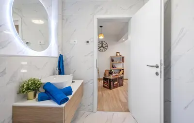 Kupaonica u objektu Awesome Home In Pirovac With Kitchen