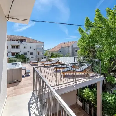 Awesome Home In Pirovac With Kitchen