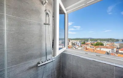 Pogled na grad 'Šibenik' ili pogled na grad iz apartmana