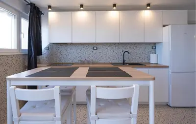 Kuhinja ili čajna kuhinja u objektu Amazing Apartment In Sibenik