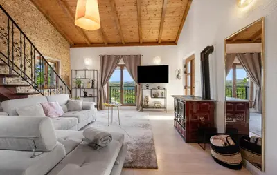 TV i/ili zabavni centar u objektu Lovely Home In Donje Polje