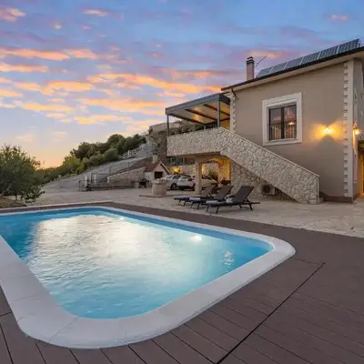 Lovely Home In Donje Polje