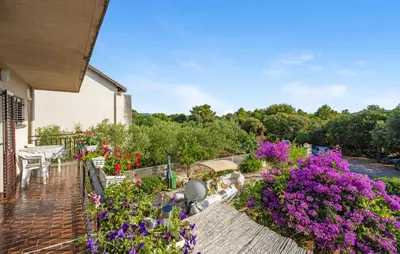 Vrt u objektu 2 Bedroom Nice Apartment In Sibenik