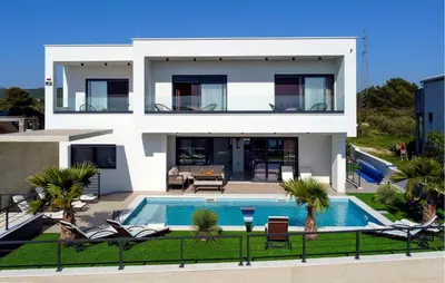 Bazen u objektu Amazing Home In Primosten With Sauna ili u blizini