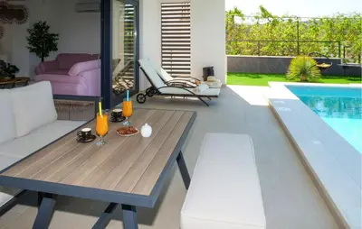 Bazen u objektu Amazing Home In Primosten With Sauna ili u blizini