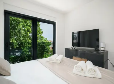 TV i/ili zabavni centar u objektu 