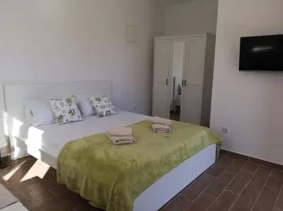 Krevet ili kreveti u jedinici u objektu Marija- ground floor studio next to the beach