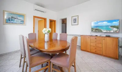 Kuhinja ili čajna kuhinja u objektu Apartments Ante
