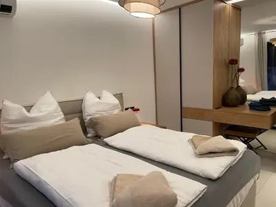 Krevet ili kreveti u jedinici u objektu Primosten Sunhill Deluxe Apartment Lea