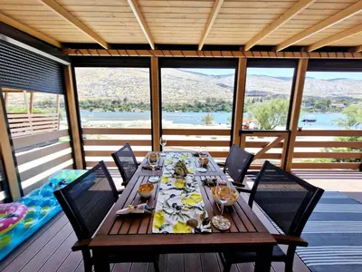 Balkon ili terasa u objektu LuxMobil