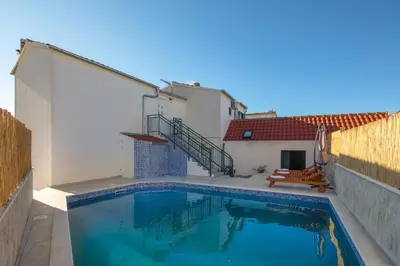 Bazen u objektu Holiday Residence Danica ili u blizini