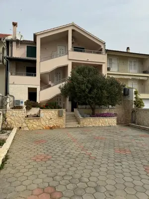 Zgrada u kojoj se nalazi apartman