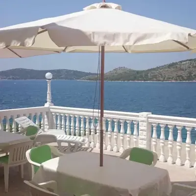 Apartman 7 m od mora