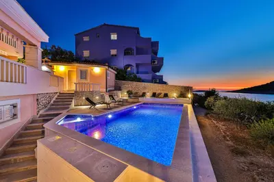 Bazen u objektu Seaside apartments with a swimming pool Razanj, Rogoznica - 9723 ili u blizini
