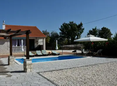 Bazen u objektu Holiday Home Mystic Woods ili u blizini
