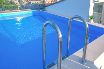 Bazen u objektu Blue Sky Vodice Pool Villa-GM ili u blizini