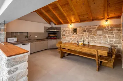 Kuhinja ili čajna kuhinja u objektu Villa Casa di Perla