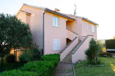 Zgrada u kojoj se nalazi apartman