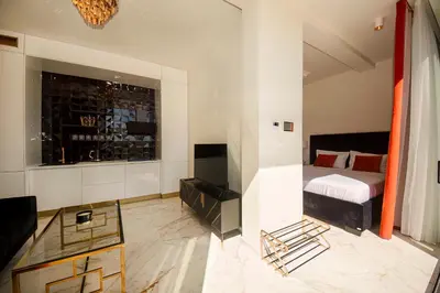 Krevet ili kreveti u jedinici u objektu MEDITERANA Art Deco Resort