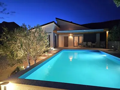 Bazen u objektu Little Big Villa ili u blizini