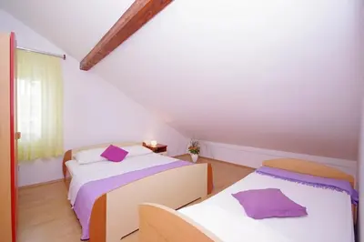 Krevet ili kreveti u jedinici u objektu Apartments with parking space Pirovac, Sibenik - 23330