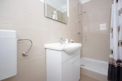 Kupaonica u objektu Apartments with parking space Pirovac, Sibenik - 23330