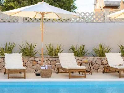 Bazen u objektu Holiday Home Villa di Perla by Interhome ili u blizini