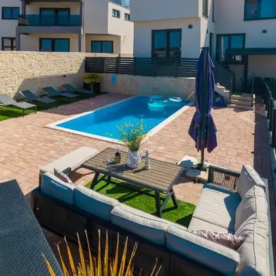 Exclusive New House w private pool