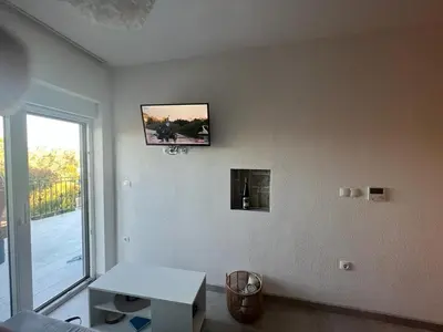 TV i/ili zabavni centar u objektu Regina Maris