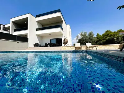 Bazen u objektu Villa S&L Srima Vodice ili u blizini