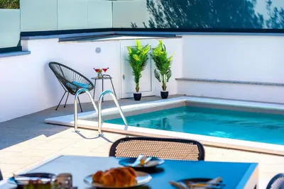 Bazen u objektu Holiday home Val ili u blizini