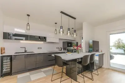 Kuhinja ili čajna kuhinja u objektu Apartment Adriatic with pool