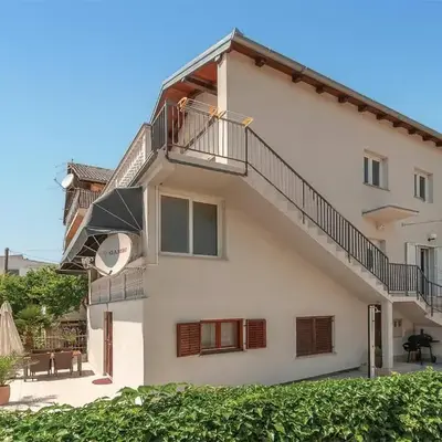 Gorgeous Apartment In Pirovac With Wifi