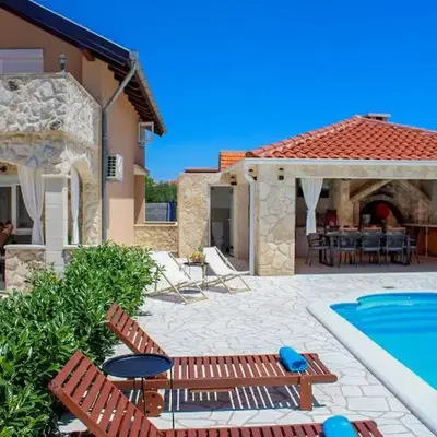 Holiday home Bevanda