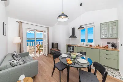 Kuhinja ili čajna kuhinja u objektu Villa Orazur