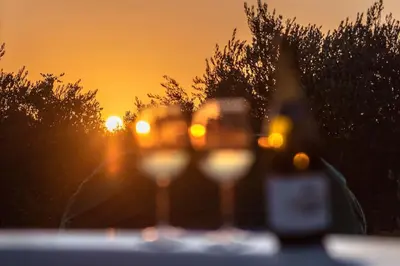 Pogled na izlazak ili zalazak sunca iz vila