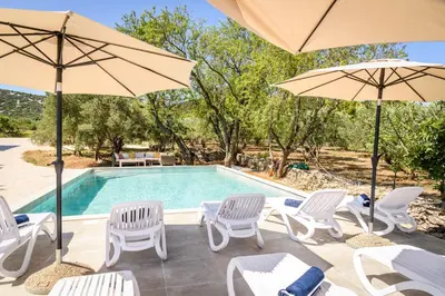 Bazen u objektu Luxury and Cosy Little House Ivinj 3 ili u blizini