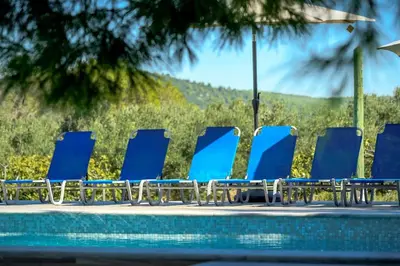 Bazen u objektu Cozy and Chic Little House with Pool Ivinj-2 ili u blizini