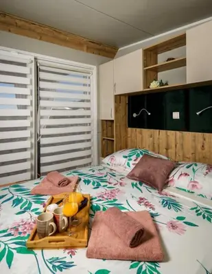 Krevet ili kreveti u jedinici u objektu Cozy and Chic Little House with Pool Ivinj-2