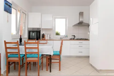 Kuhinja ili čajna kuhinja u objektu Villa Mira