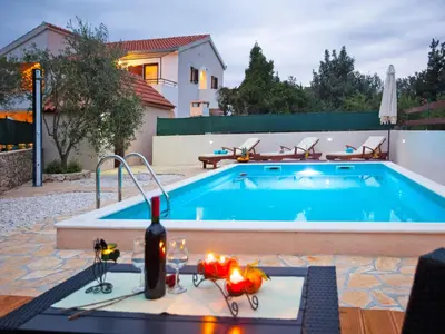 Bazen u objektu Apartment Diana by Interhome ili u blizini