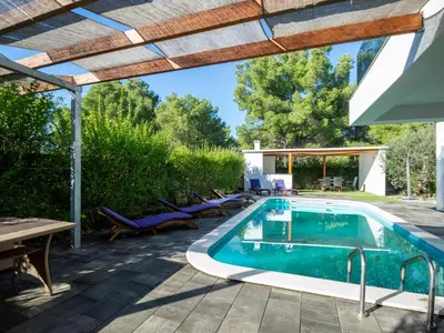 Bazen u objektu Holiday Home Villa Franko by Interhome ili u blizini