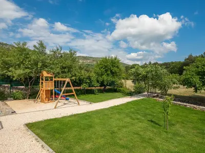 Dječje igralište u objektu Holiday Home Villa di Pietra by Interhome