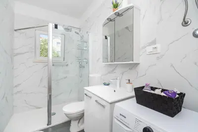 Kupaonica u objektu House Mirna