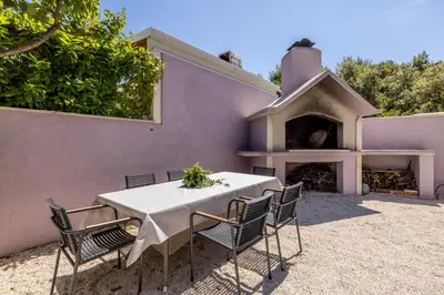 Zgrada u kojoj se nalazi apartman