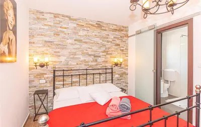 Krevet ili kreveti u jedinici u objektu Lovely Home In Brodarica With Jacuzzi
