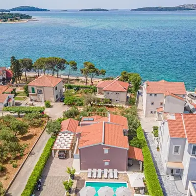 Lovely Home In Brodarica With Jacuzzi