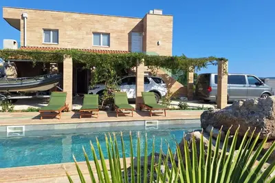 Bazen u objektu Apartments with swimming pool Bogdanovici, Sibenik - 23394 ili u blizini
