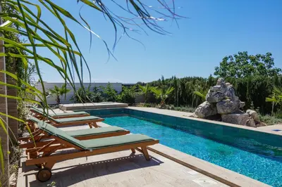 Bazen u objektu Apartments with swimming pool Bogdanovici, Sibenik - 23394 ili u blizini
